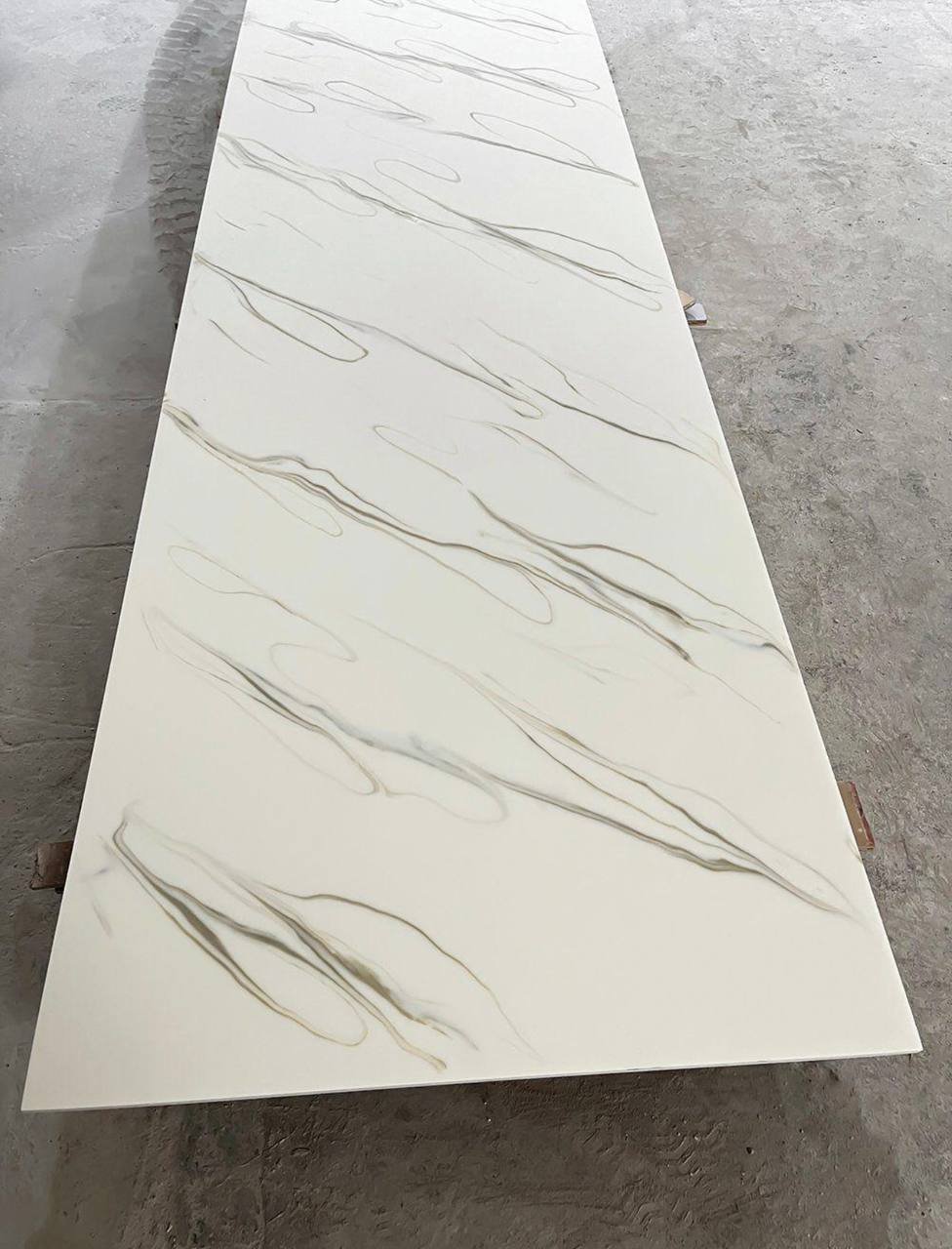 Light Corian Solid Surface